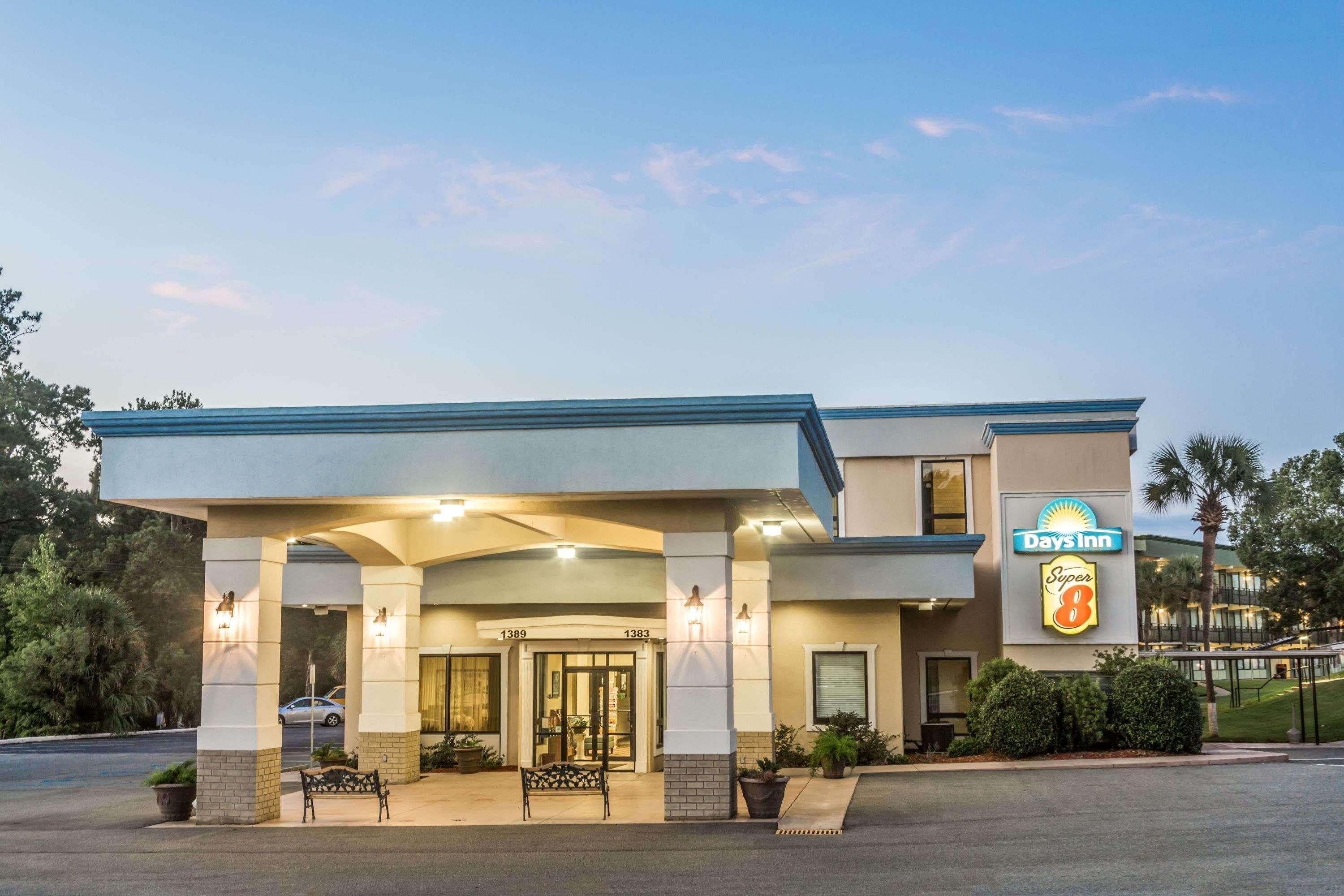 Super 8 By Wyndham Valdosta Mall Екстер'єр фото
