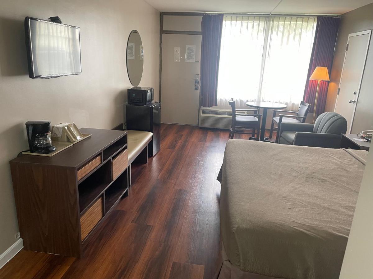 Super 8 By Wyndham Valdosta Mall Екстер'єр фото